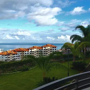 colinas-do-sol.madeira-islandshotels.com/