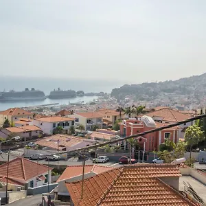rochinha-host-house.madeira-islandshotels.com/